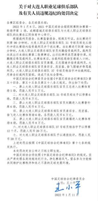 一位名叫竺兰富，是一位现年78岁高龄、拥有53年党龄的老党员，他刚刚获得了;光荣在党50年纪念章，看完电影后他现场激动地用颤颤巍巍的声音重温了入党誓词，激动表示自己永远铭记入党时的初心，他说：;牢记誓词永远向前，永远不忘一个共产党员的光荣责任，做好自己一切工作！另一位老党员观众发言道：;看完电影我们更要感谢中国共产党，百年风雨铸辉煌，一代伟人塑理想信仰，民族精神站起来，改革开放富起来，创新发展强起来，中华民族复兴大旗举起来，我们撸起袖子干起来，感谢电影让历史重演